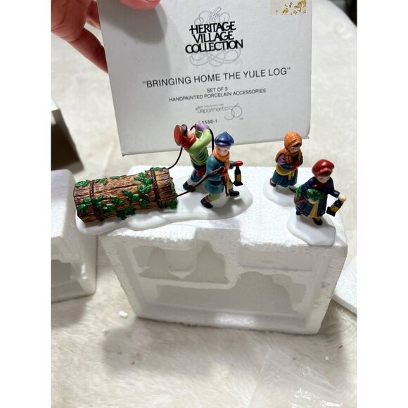 Department 56 Heritage Village Collection Bringing Home The Yule Log & Lamplight - Picture 5 of 11